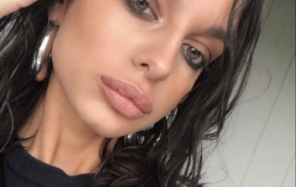 Модель, похожая на Шейк и Ратаковски, покорила Сеть - ФОТО 