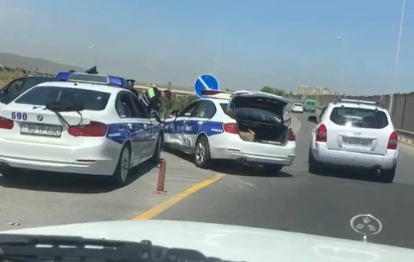 Bakıda DYP avtomobili qəza törətdi - VİDEO