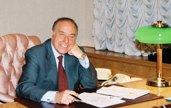 Fotoqalereya: Heydər Əliyevli günlər