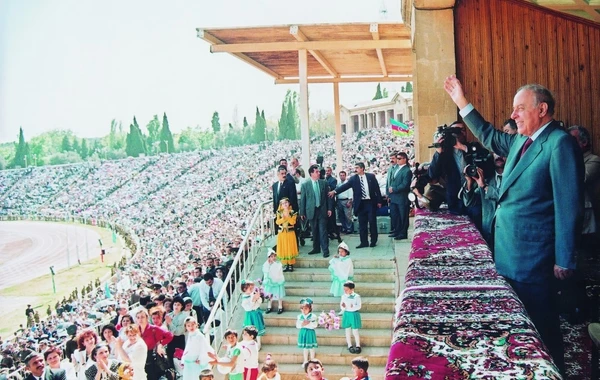 Fotoqalereya: Heydər Əliyevli günlər