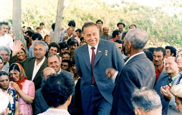 Fotoqalereya: Heydər Əliyevli günlər