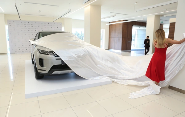 “Range Rover Evoque” modeli avtomobilsevərlərə təqdim edilib  – FOTO/VİDEO