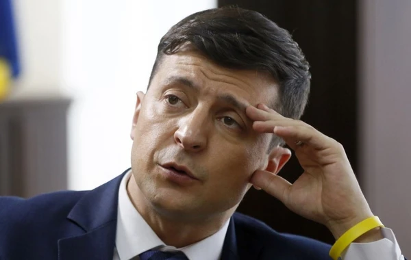 Yeni prezident seçilən Zelenski cərimələndi