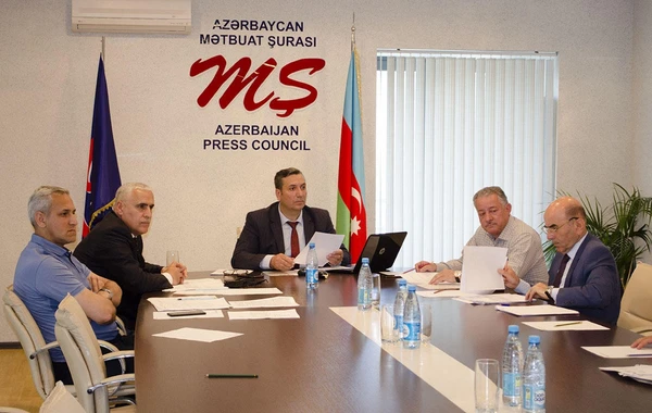 Mətbuat Şurasının Şikayətlər üzrə Komissiyasının növbəti iclası keçirilib - FOTO