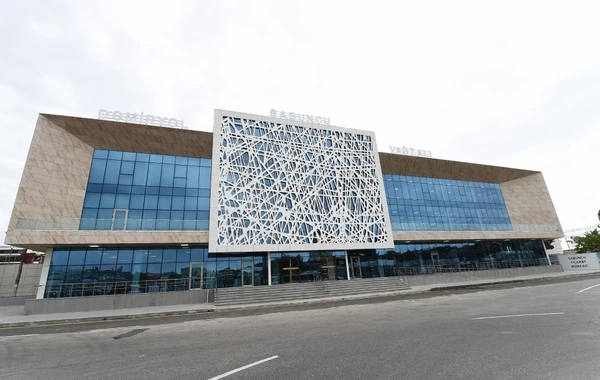 Ильхам Алиев поинтересовался ценами в бакинском магазине - ФОТО