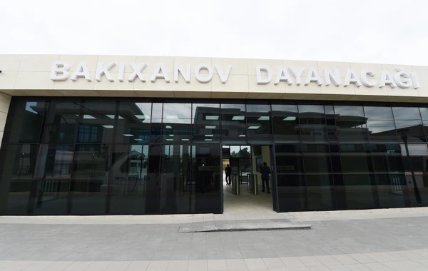 Ильхам Алиев поинтересовался ценами в бакинском магазине - ФОТО