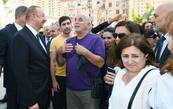 Prezident və xanımının sakinlərlə səmimi görüşü  - VİDEO/FOTO (YENİLƏNİB)