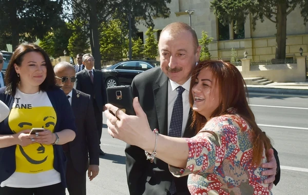 Prezident və xanımının sakinlərlə səmimi görüşü  - VİDEO/FOTO (YENİLƏNİB)