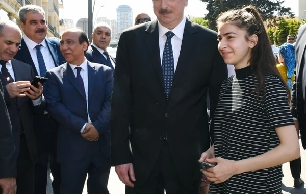 Prezident və xanımının sakinlərlə səmimi görüşü  - VİDEO/FOTO (YENİLƏNİB)