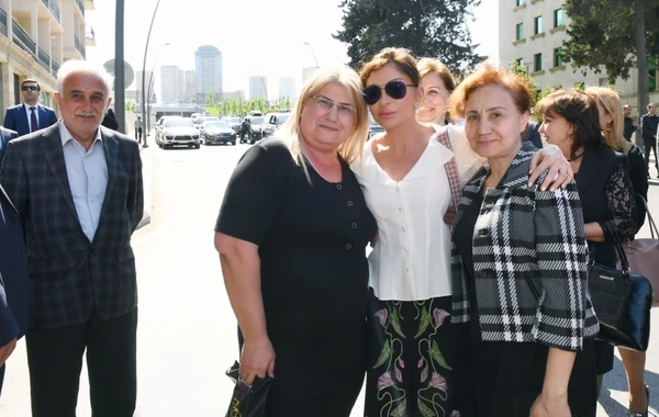 Prezident və xanımının sakinlərlə səmimi görüşü  - VİDEO/FOTO (YENİLƏNİB)