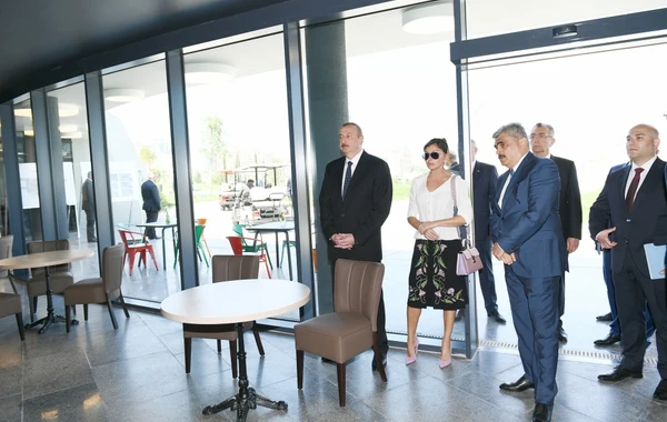 Prezident və xanımının sakinlərlə səmimi görüşü  - VİDEO/FOTO (YENİLƏNİB)