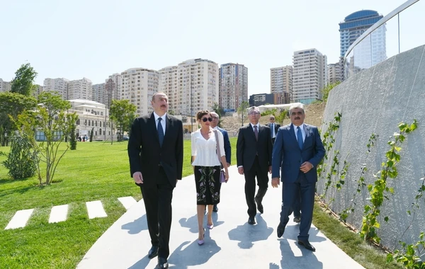 Prezident və xanımının sakinlərlə səmimi görüşü  - VİDEO/FOTO (YENİLƏNİB)