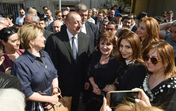 Prezident və xanımının sakinlərlə səmimi görüşü  - VİDEO/FOTO (YENİLƏNİB)