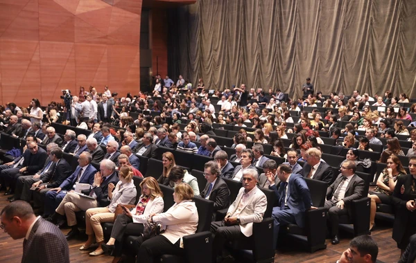 Bakı növbəti dəfə beynəlxalq səviyyəli tibbi konqresə uğurla ev sahibliyi etdi  - FOTO