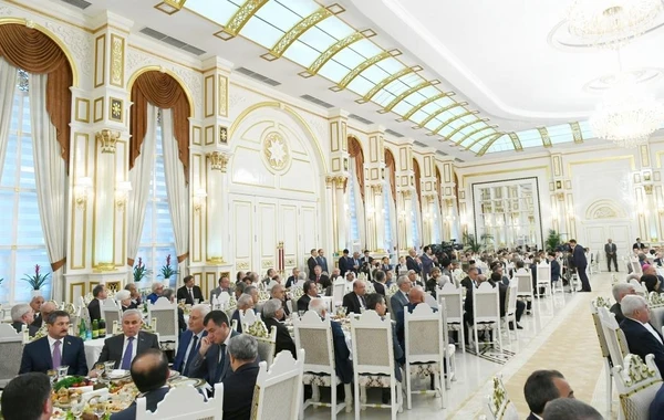 Ильхам Алиев принял участие в церемонии ифтара - ФОТО 