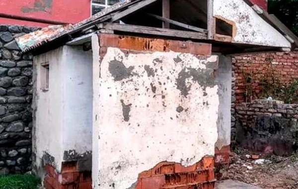 Azərbaycanda məktəbdə biabırçı görüntülər — Şagirdlər tualetə gedə bilmir – FOTO