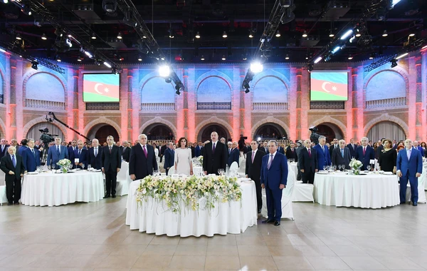 Президент и первая леди на приеме в честь Дня Республики - ФОТО 