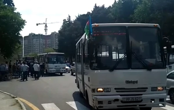 Bakıda sərnişin avtobusu velosiped sürən gənci vurub öldürdü – VİDEO