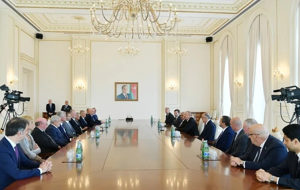 Prezident İlham Əliyev UEFA-nın nümayəndə heyətini qəbul edib