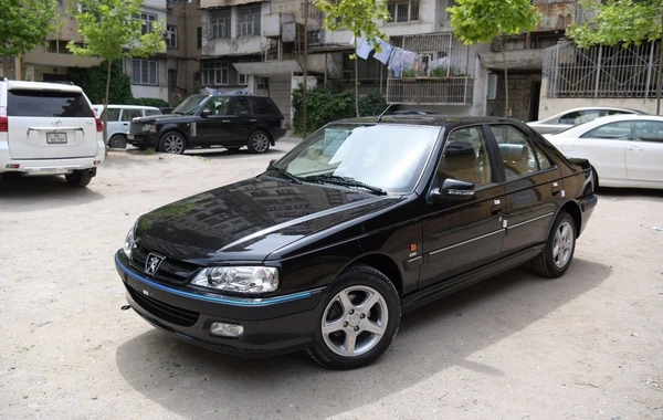 Мехрибан Алиева подарила Рамизу Азизбейли автомобиль - ФОТО