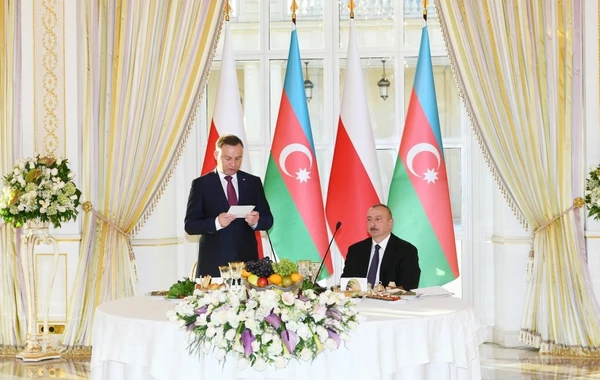 Azərbaycan Prezidentinin adından Polşa Prezidentinin şərəfinə rəsmi ziyafət verilib