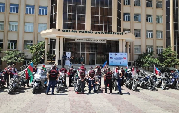 Odlar Yurdu Universitetindən Cocuq Mərcanlıya motoyürüş - FOTO