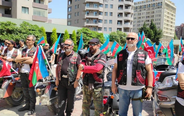 Odlar Yurdu Universitetindən Cocuq Mərcanlıya motoyürüş - FOTO