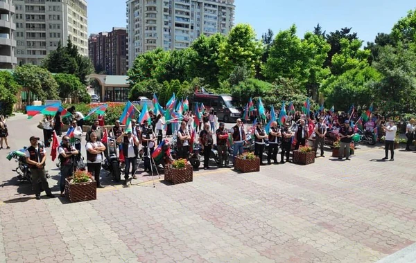 Odlar Yurdu Universitetindən Cocuq Mərcanlıya motoyürüş - FOTO