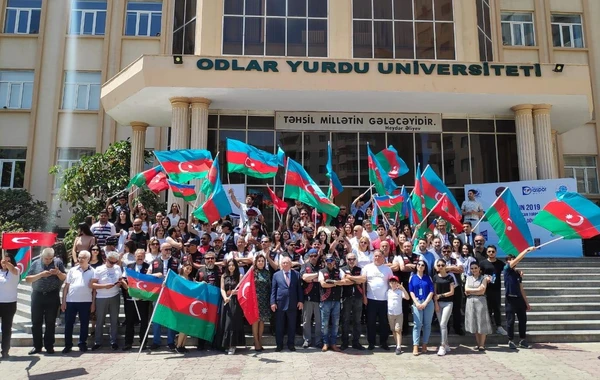 Odlar Yurdu Universitetindən Cocuq Mərcanlıya motoyürüş - FOTO