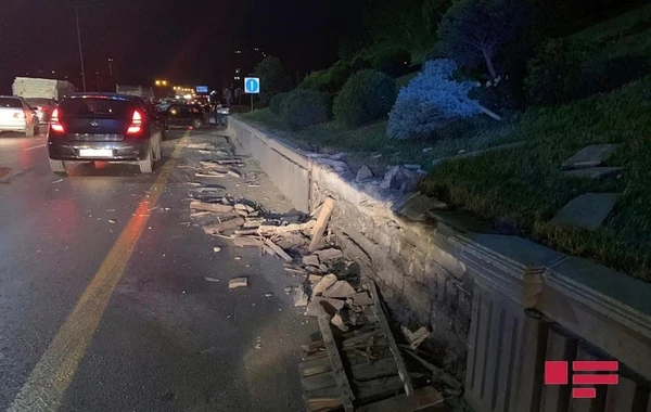 В Баку водитель умышленно совершил ДТП, чтобы умереть - ВИДЕО