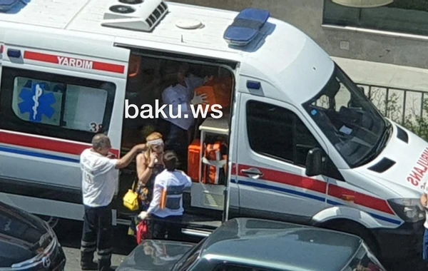 Bakıda minik maşını ilə yük maşını toqquşdu - FOTO