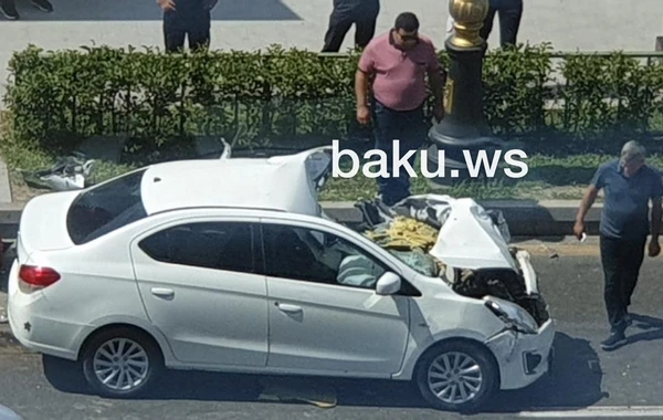 Bakıda minik maşını ilə yük maşını toqquşdu - FOTO