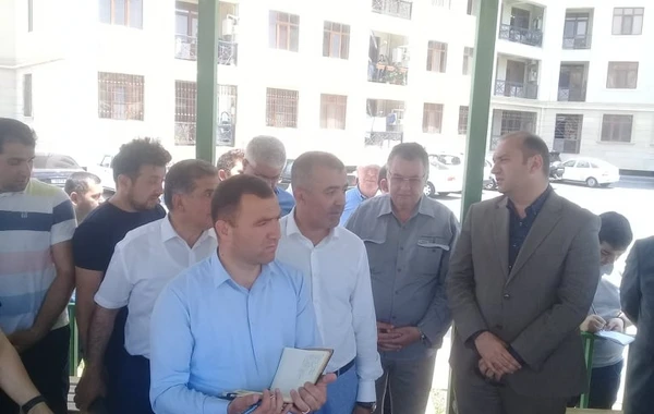 Səbail RİH-nin başçısı "Jurnalistlər binası"nın sakinləri ilə görüşüb FOTOLAR
