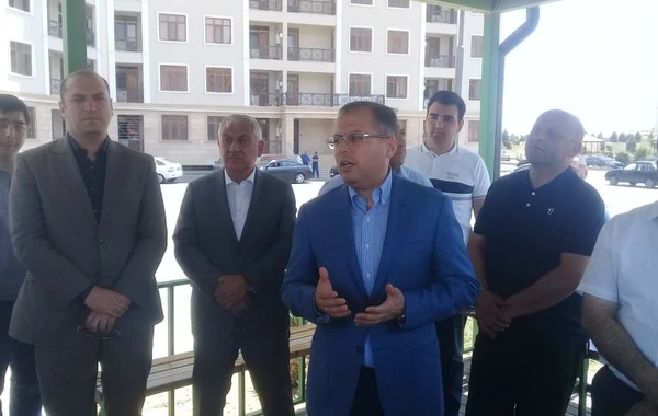 Səbail RİH-nin başçısı "Jurnalistlər binası"nın sakinləri ilə görüşüb FOTOLAR