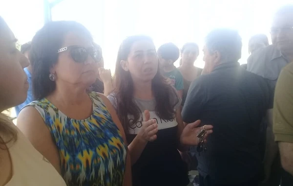 Səbail RİH-nin başçısı "Jurnalistlər binası"nın sakinləri ilə görüşüb FOTOLAR