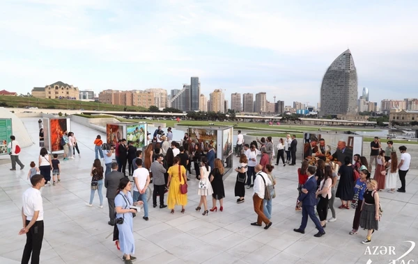 В парке Центра Гейдара Алиева открылась выставка Резы Дегати - ФОТО