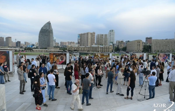 В парке Центра Гейдара Алиева открылась выставка Резы Дегати - ФОТО