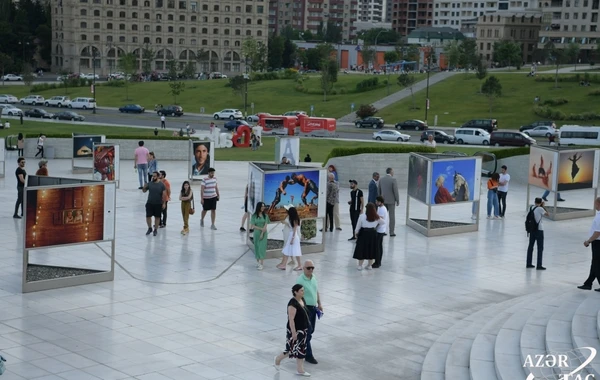 В парке Центра Гейдара Алиева открылась выставка Резы Дегати - ФОТО