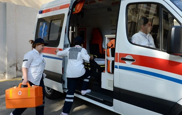 Azərbaycanda "təcili yardım"ın qadın həkimlərinə dəmir parçası ilə hücum etdilər - FOTO