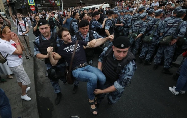 На акции в Москве задержаны более 200 человек - ВИДЕО