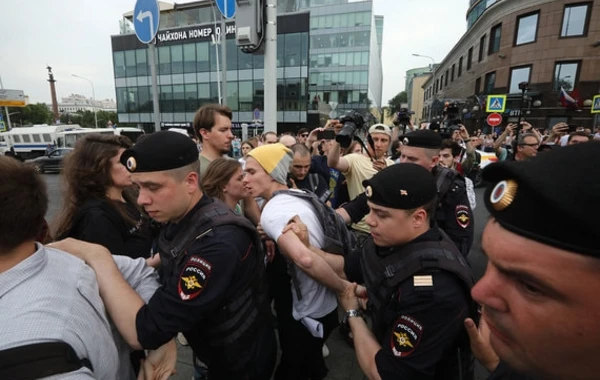 На акции в Москве задержаны более 200 человек - ВИДЕО