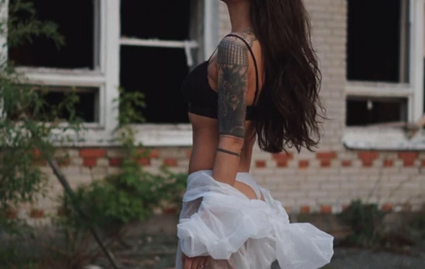 “Çernobıl”da soyundu - FOTO