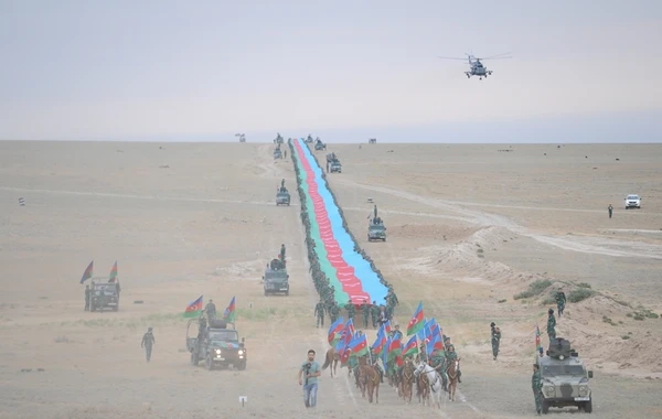 Azərbaycanda 5 km 100 m uzunluqda dövlət bayrağı hazırlanıb