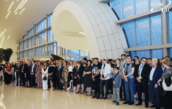 Heydər Əliyev Mərkəzində “Tarixin şah əsərləri” adlı sərgi açılıb - FOTO