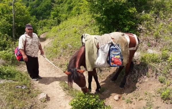 Azərbaycanda bu kəndin yolu yoxdu - Sakinlər atla, ulaqla gedir - REPORTAJ