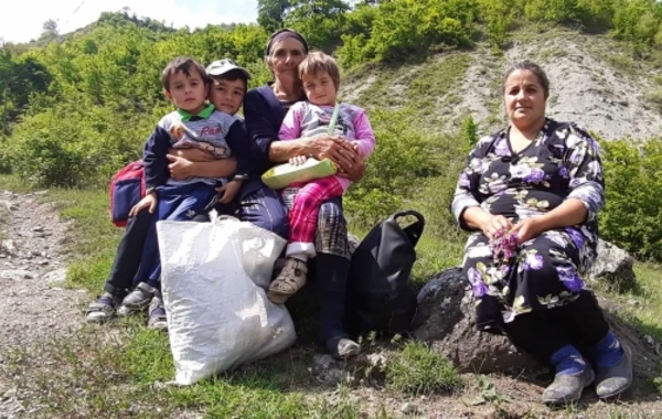 Azərbaycanda bu kəndin yolu yoxdu - Sakinlər atla, ulaqla gedir - REPORTAJ