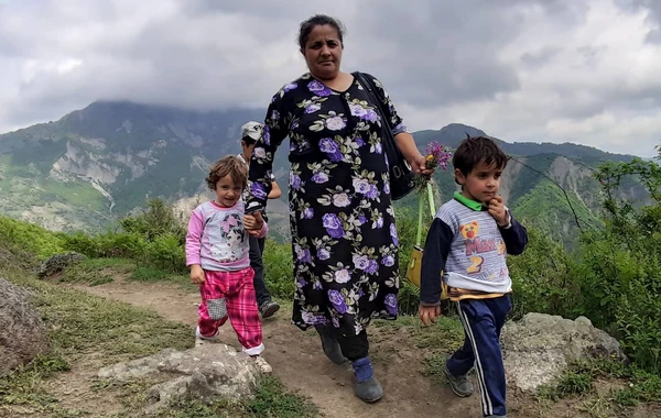 Azərbaycanda bu kəndin yolu yoxdu - Sakinlər atla, ulaqla gedir - REPORTAJ