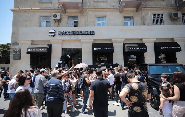 "Black Star Burger” sevərlər açılışa axın etdilər – Bakıda BİR İLK (FOTO-VİDEO)