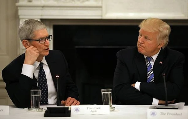 “Apple” CEO-su Trampla görüşdü
