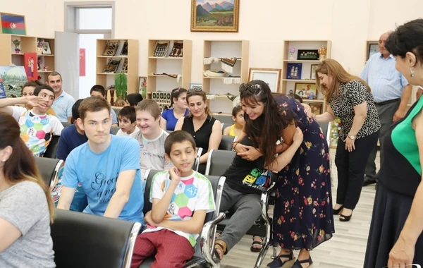 Лейла Алиева посетила школы-интернаты в Баку – ФОТО